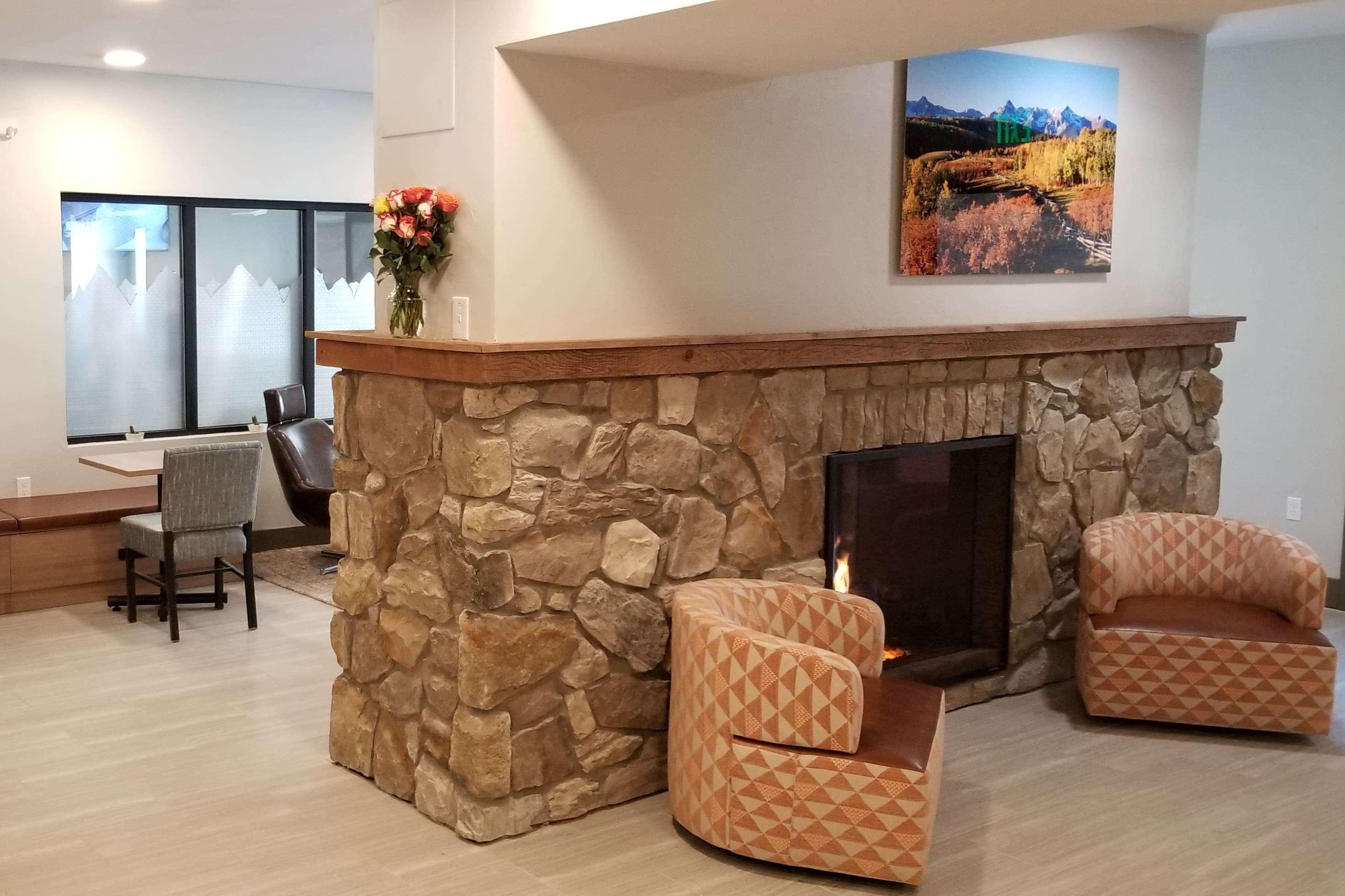 Microtel Inn & Suites By Wyndham Georgetown Lake Εξωτερικό φωτογραφία